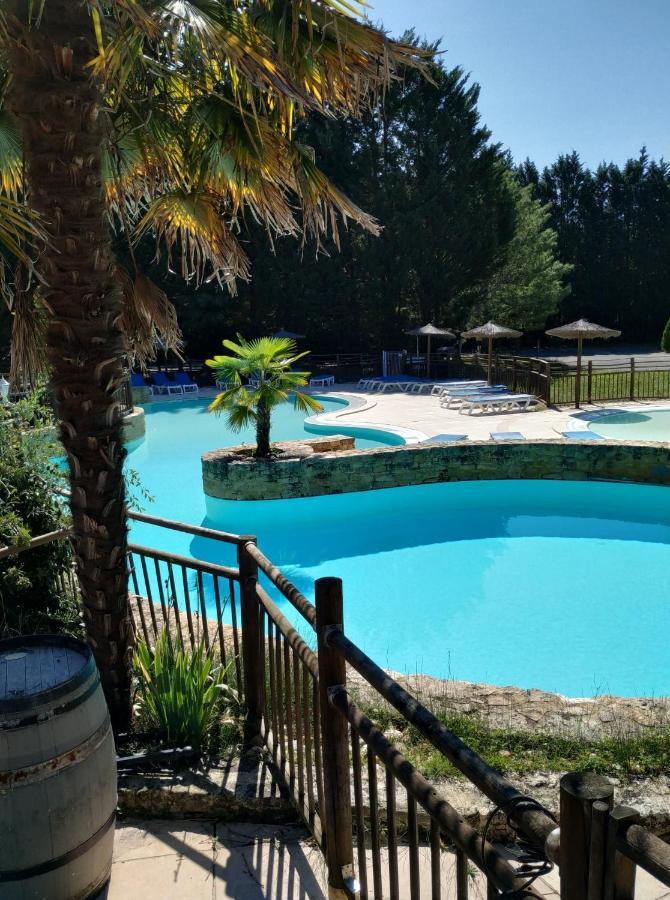 Domaine De Guillalmes Hotell Fumel Exteriör bild